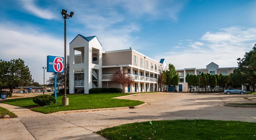 Отель Motel 6 Normal
