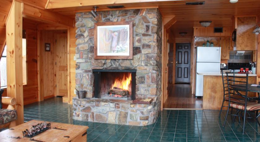 Апартаменты Peckerwood Knob Cabins