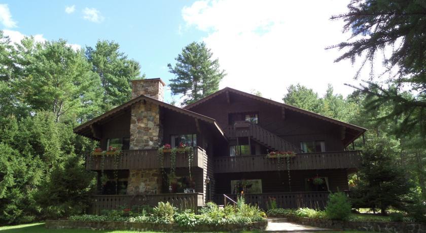 Отель The Lodge At Harrisburg Lake