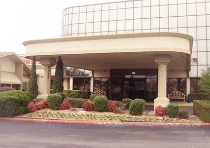 Отель Econo Lodge Broken Arrow
