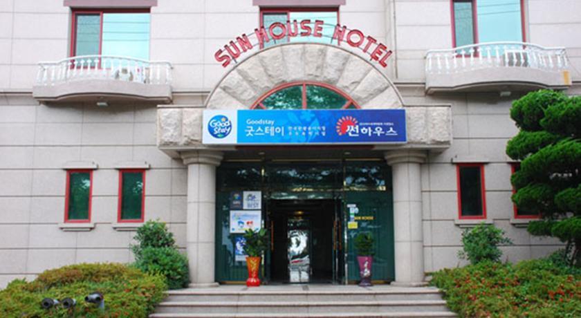 Отель Sun House