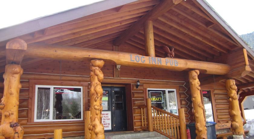 Отель Log Inn & Pub