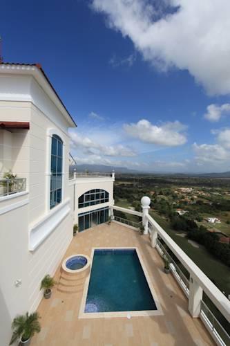 Апартаменты Coronado Apartment