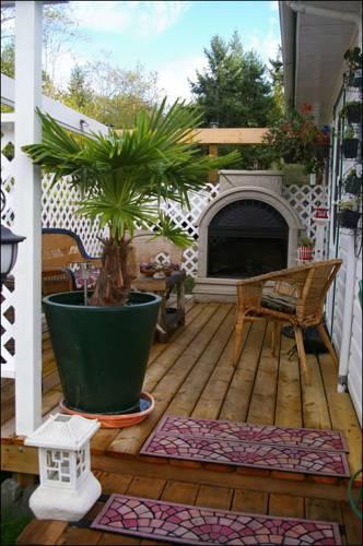 Мини-отель A+ Guesthouse on Bayview