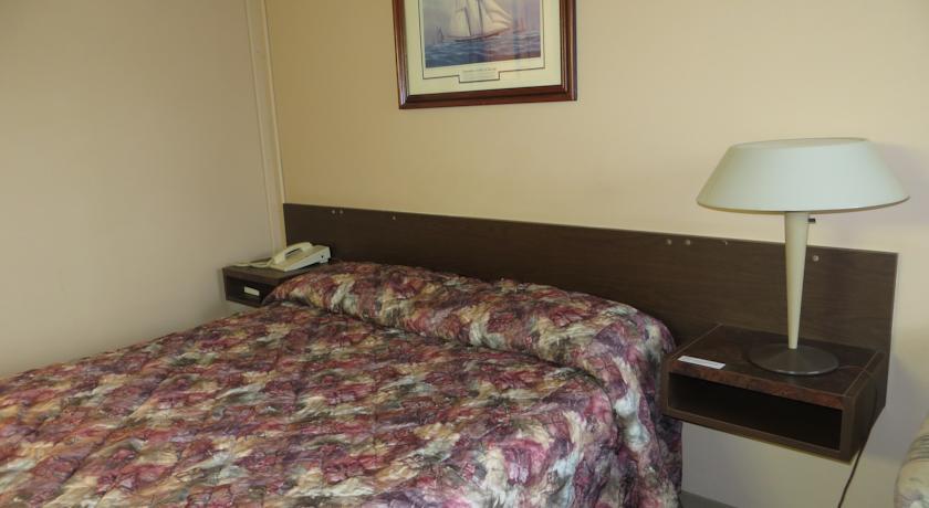 Отель Parkwood Motor Inn