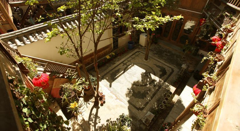 Hua Qian Yue Xia Inn