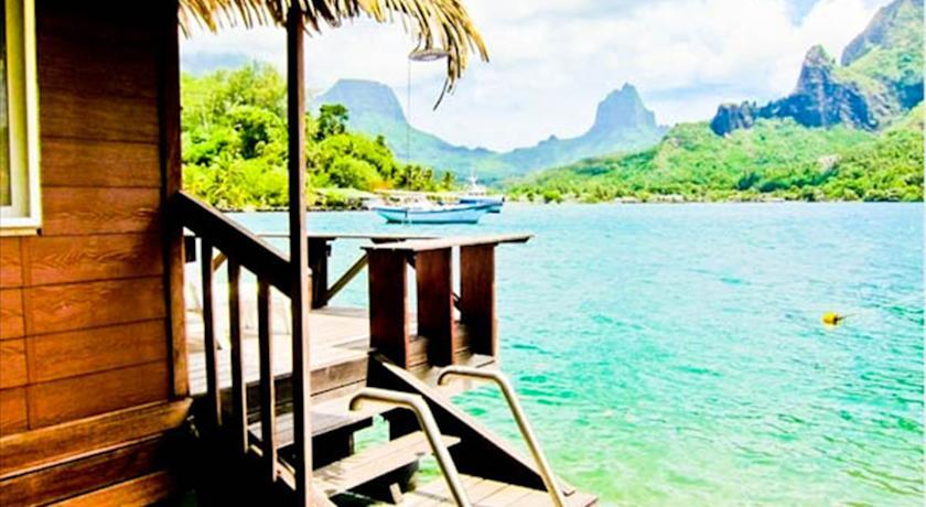 Отель Cook's Bay Overwater Bungalows