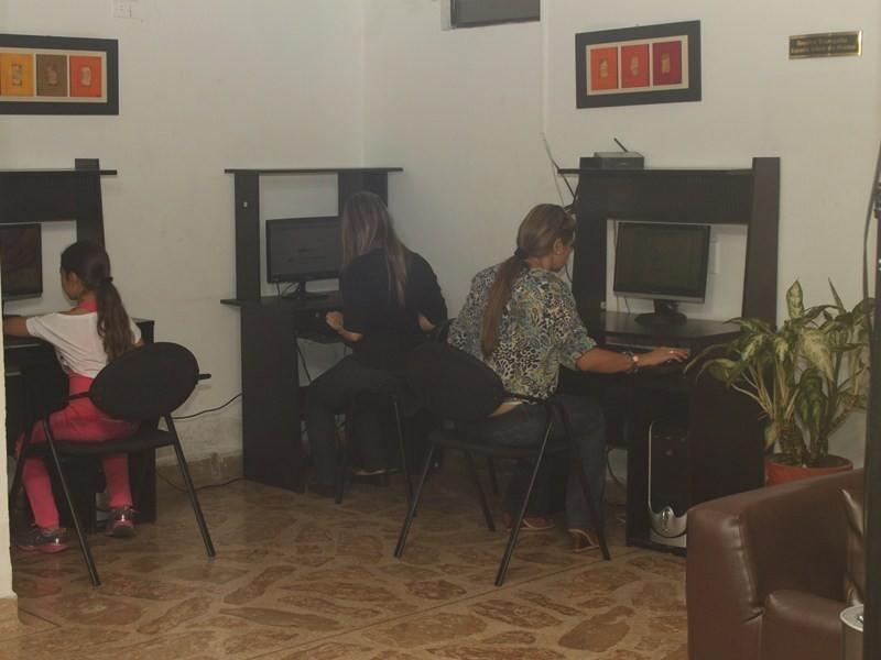 Отель Hotel Imperio 70
