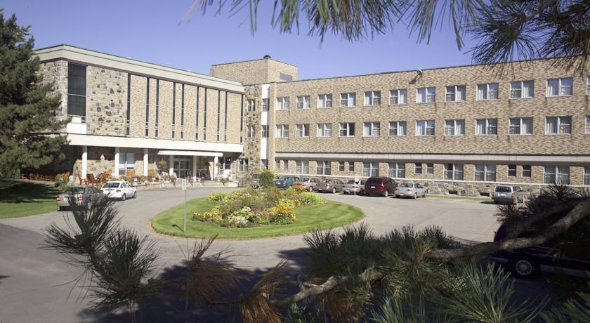 Отель Manoir d'Youville