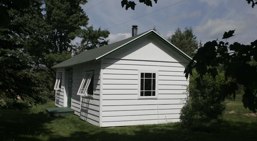 Отель Cape Breton Highlands Cabins