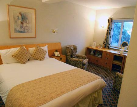 Отель Salterns Harbourside Hotel
