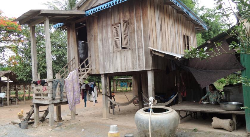 Отель Nhem Khen Homestay