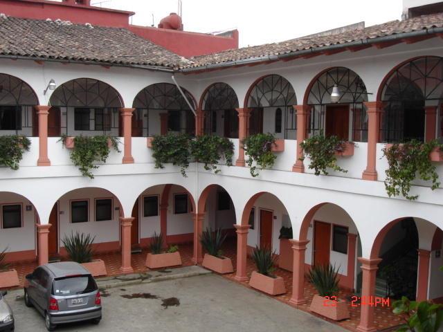 Отель Hotel Central