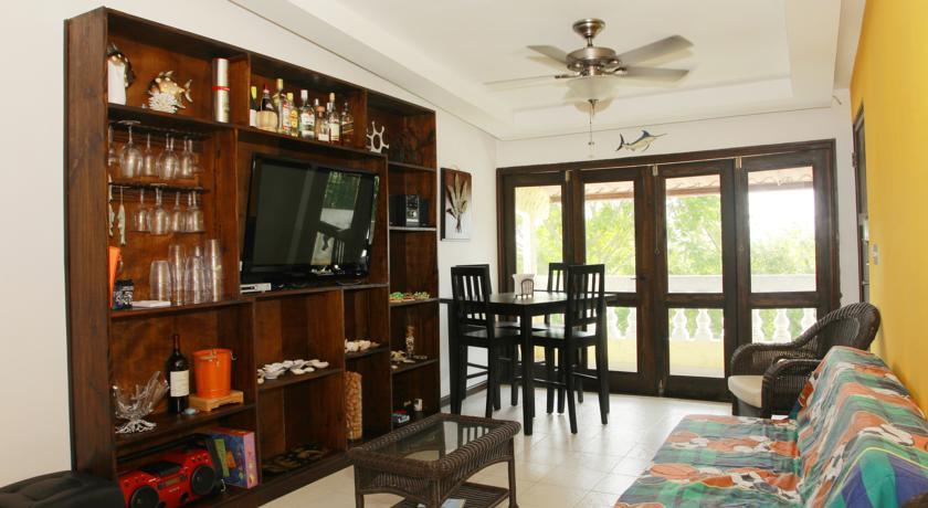 Апартаменты Apartment with Balcony & Panoramic Ocean View