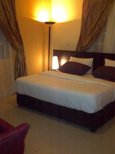 Отель Lakeemsuites Surulere
