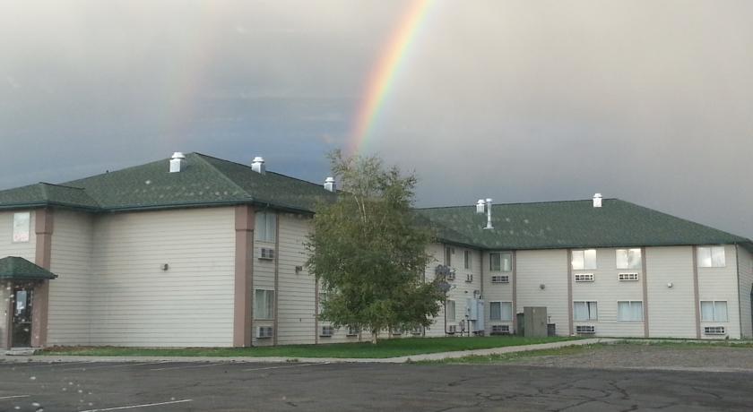 Отель Eagle Peak Lodge and RV Park