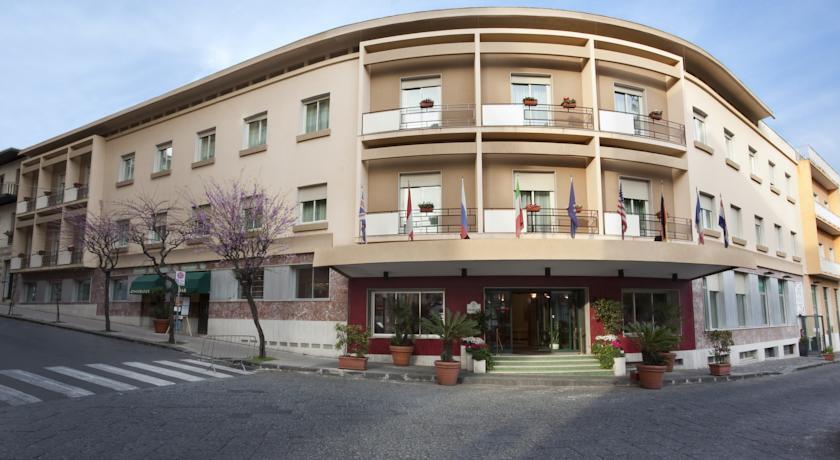 Отель Grande Albergo Maugeri