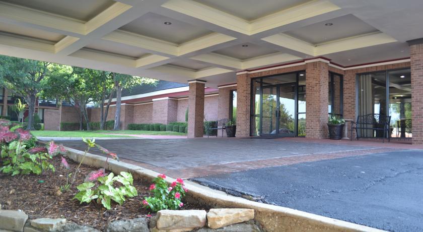 Отель Magnuson Hotel and Conference Center Tyler