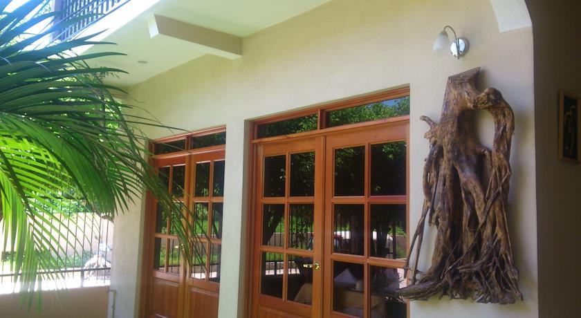 Отель Maximos Petit Hotel