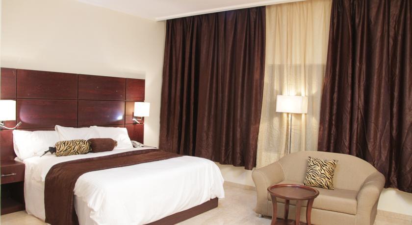 Отель De Santos Hotel