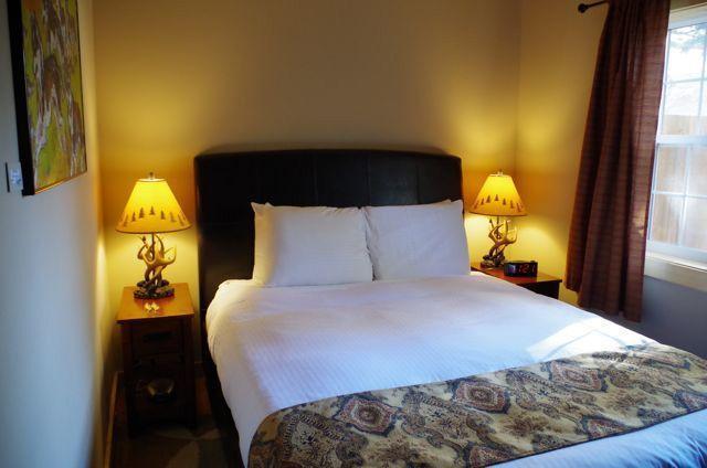 Отель Twisp River Suites/ Paws A-While