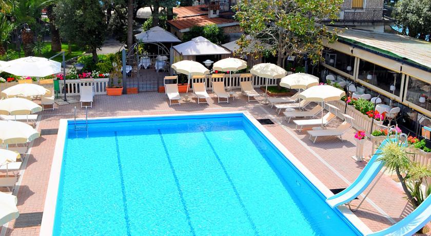 Отель Hotel La Riserva Di Castel D'Appio