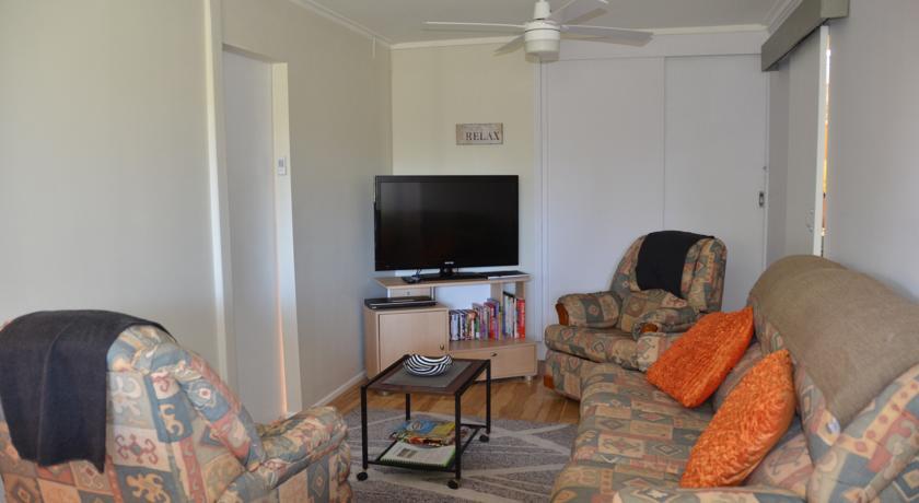 Апартаменты Lakeside Apartment