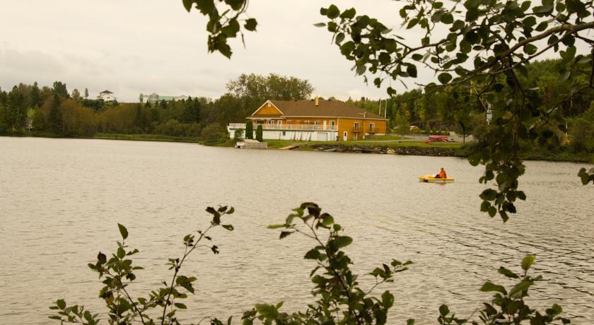Отель Auberge Du Lac Malcom
