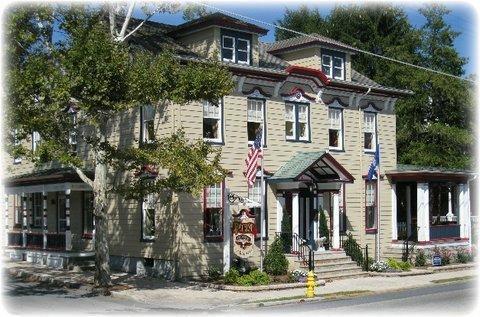 Мини-отель The Patriot House Bed & Breakfast