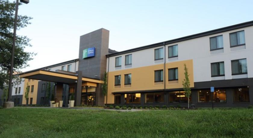 Отель Holiday Inn Express Brentwood-South Cool Springs