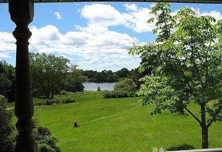 Мини-отель By the Bay Bed and Breakfast