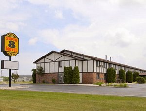 Отель Super 8 Motel - Oshkosh Airport