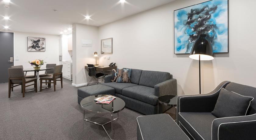 Отель Avenue Hotel Canberra