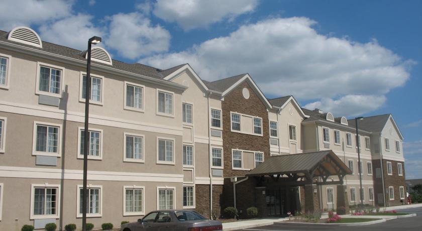 Отель Staybridge Suites Fort Wayne