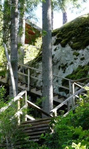 Отель Secret Cove Waterfront Log Cabin