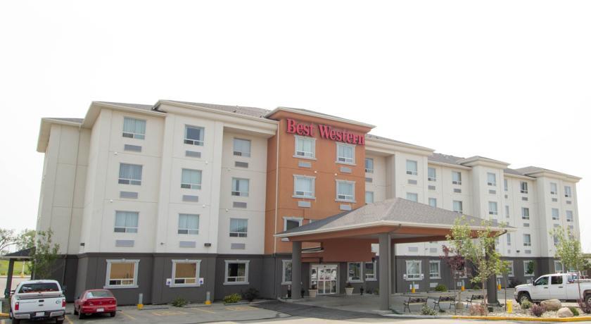 Отель Best Western Plus Estevan Inn & Suites