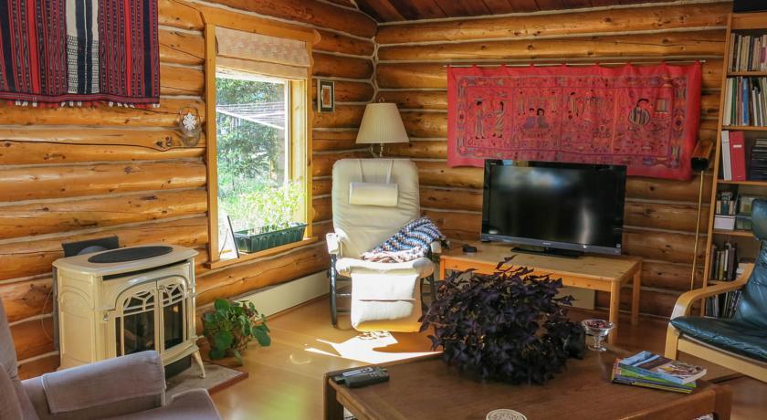 Отель The Lodge at Lake Laberge