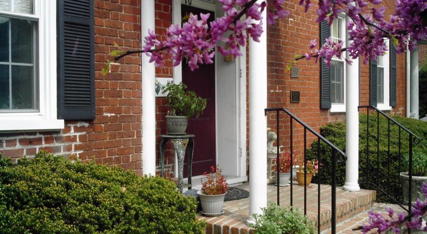 Мини-отель Barker House Bed & Breakfast