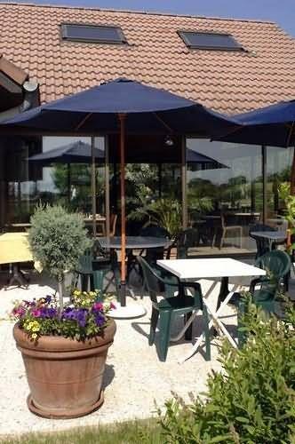 Отель Kyriad Geneve - Saint-Genis-Pouilly