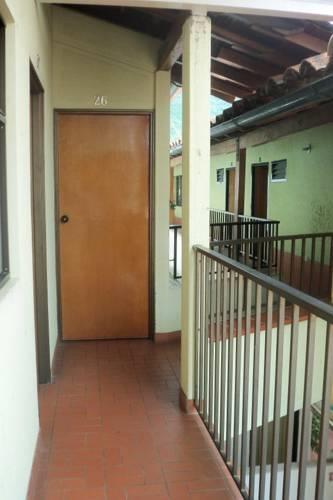 Отель Hotel Abril