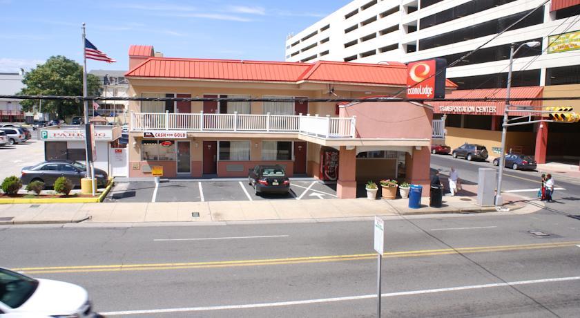 Отель Econo Lodge Beach Block
