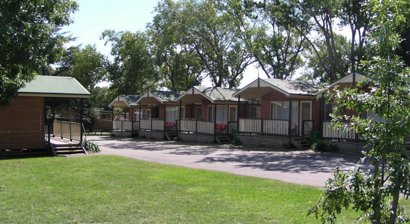 Отель Canberra Carotel Motel