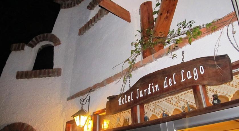 Отель Hotel Jardin del Lago