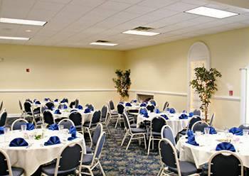 Отель Hampton Bay Plaza and Suites