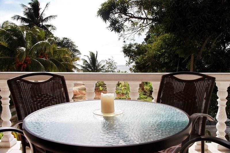 Отель Castaway Lodge