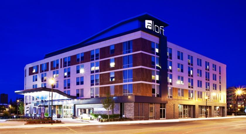 Отель aloft Hotel Milwaukee Downtown