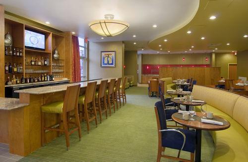 Отель Holiday Inn Richmond Airport