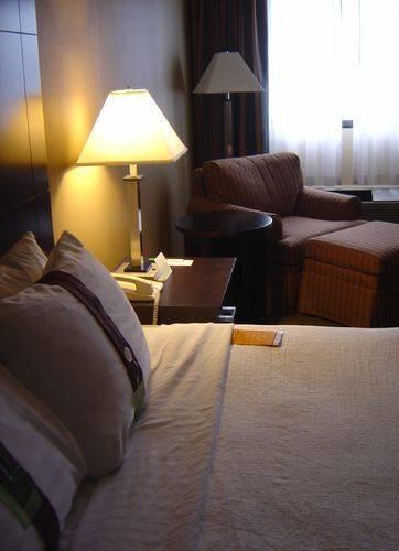 Отель Holiday Inn Plattsburgh-Adirondack Area