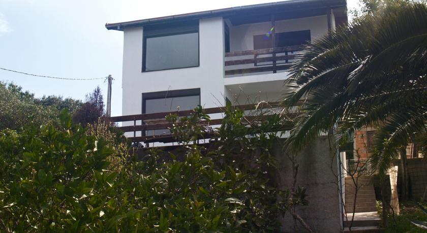 Апартаменты Utjeha Hills Residence Holiday Home