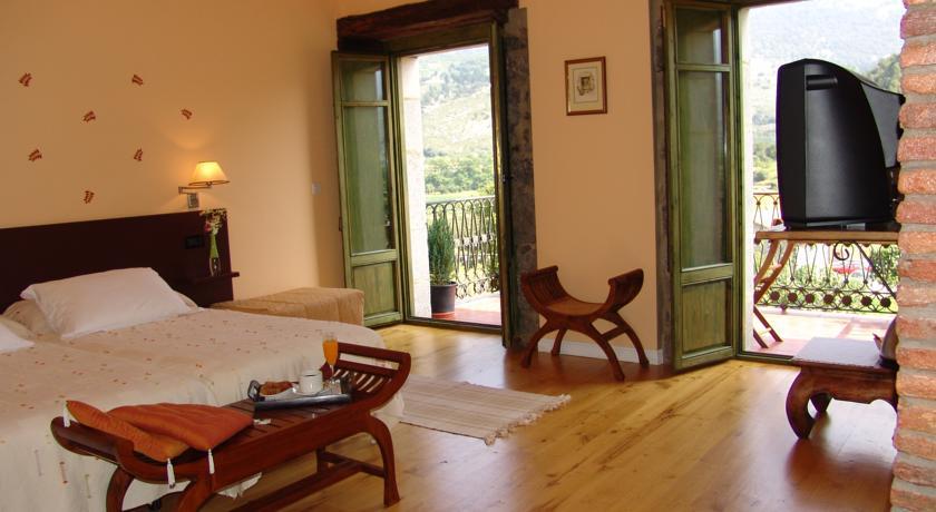 Отель Hotel Villa de Palacios